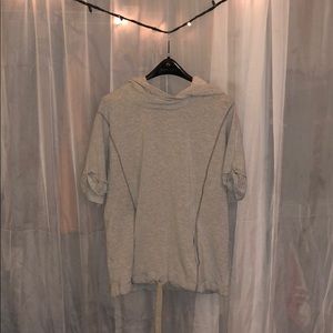 lulu lemon, like new, short sleeve hoodie !!!